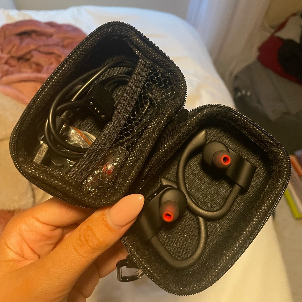 Wireless headphones